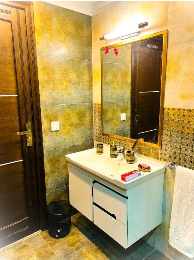 Eiffel Luxury Apartments Λαχόρη Εξωτερικό φωτογραφία