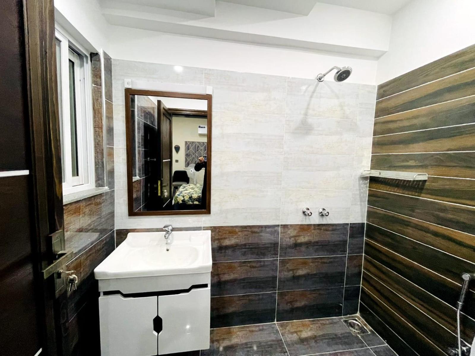 Eiffel Luxury Apartments Λαχόρη Εξωτερικό φωτογραφία